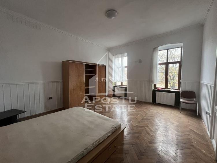 De VÂNZARE - apartament 3 camere zona Maria