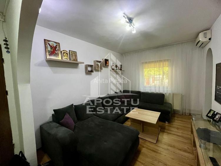 Apartament 3 camere,parter inalt,centrala proprie, zona Lipovei Apartament 3 camere,parter inalt,centrala proprie, zona Lipovei