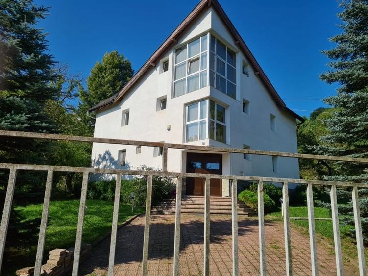 Casa pretabila pentru Pensiune Centrul Istoric al Brasovului - 1