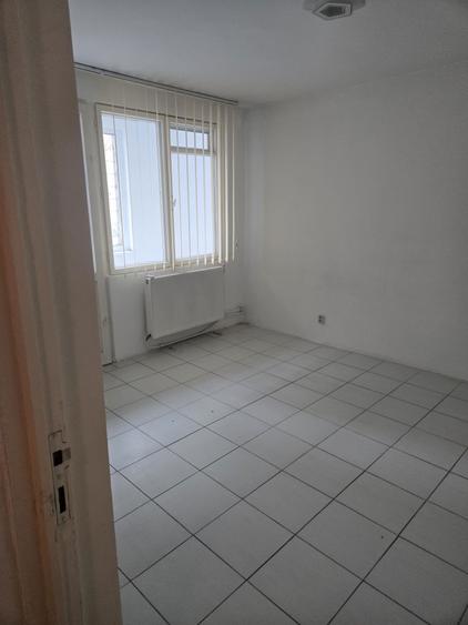 Ap 3 camere spatiu comercial in acte - 3