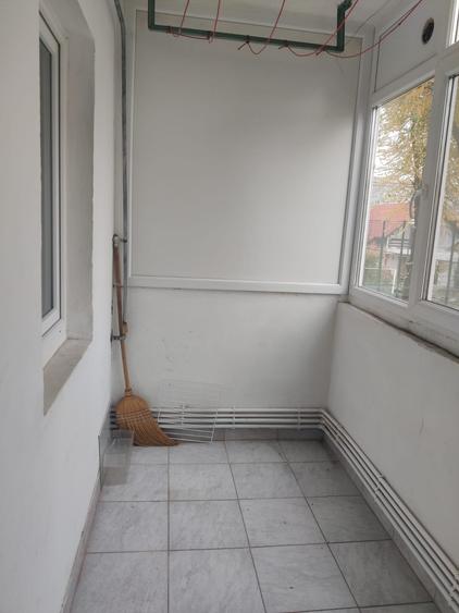 Apartament cu 1 camera, etajul 1/4, zona Nicolina - 4