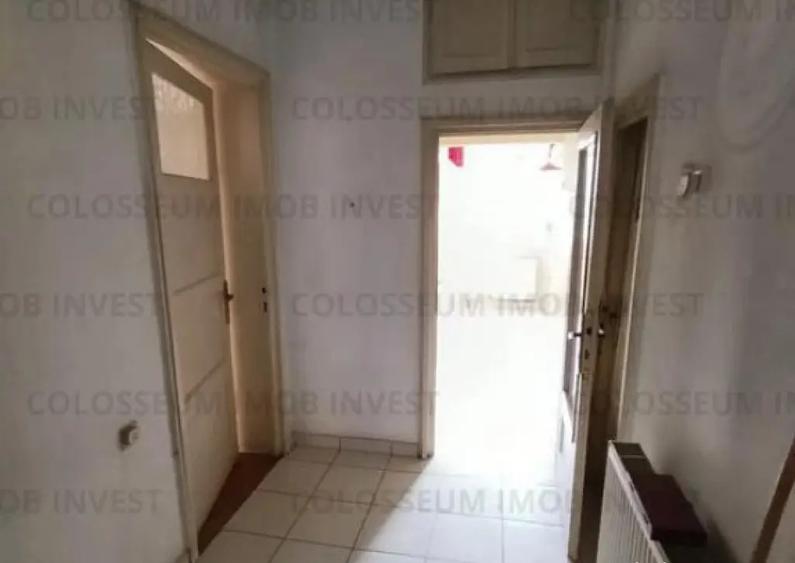 Apartament 3 camere, decomandat - zona Centrul Civic - 3