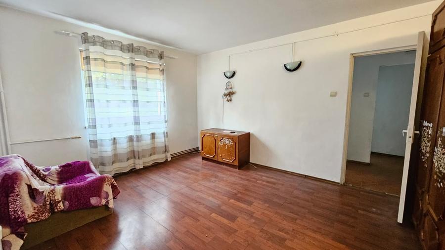 Apartament 3 camere Gemenii etajul 2,85000 Euro - 4