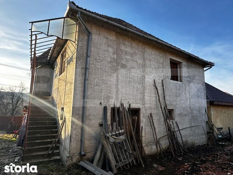 Casa cu 4 camere,baie, bucatarie,anexe.pivnita teren 2500 mp - 7