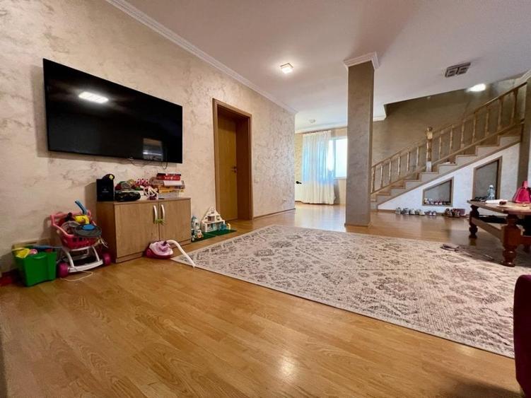 Casă cu 6 camere în Moșnița Veche - 9