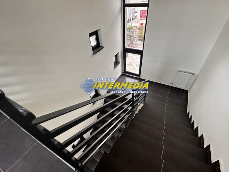 560 mp Hala Depozit Productie Servici cu Birouri curte teren 1035 mp si panouri - 1