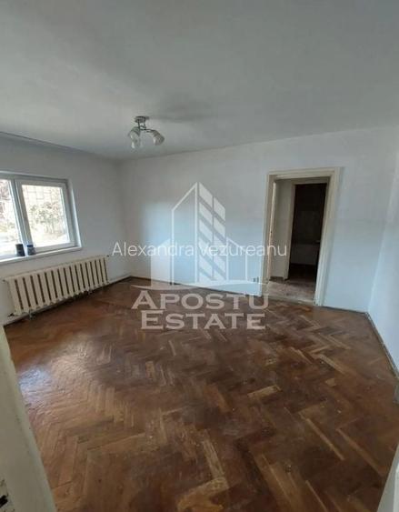 Apartament cu 2 camere, semidecomandat, zona Dambovita Apartament cu 2 camere, semidecomandat, zona Dambovita