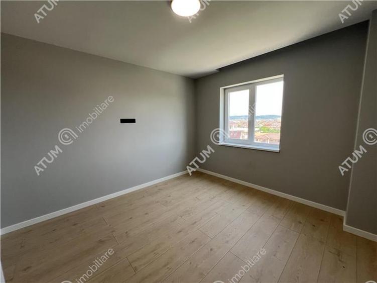 Penthouse cu 3 camere 2 bai si 2 terase zona Calea Surii Mici din Sibi - 4