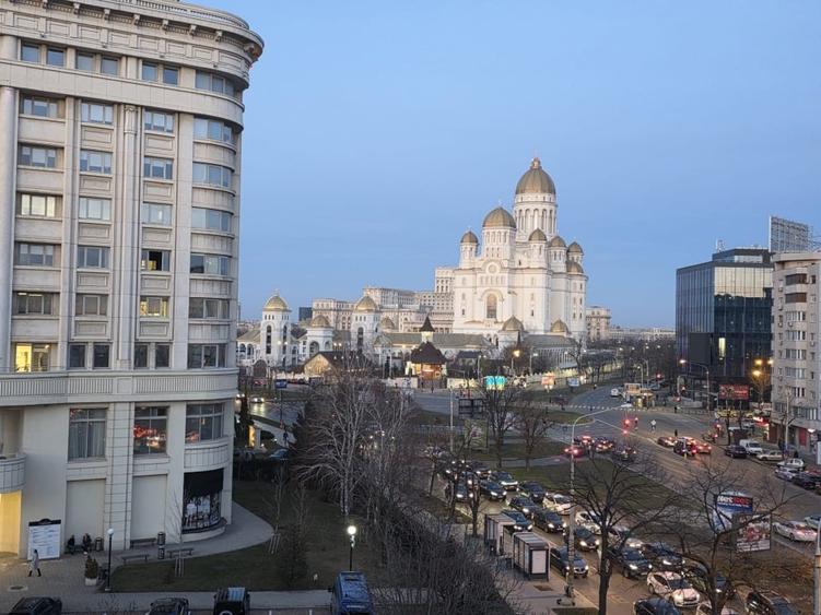 Apartament 3 camere Premium -Marriott Panorama la Catedrala, Parlament - 1