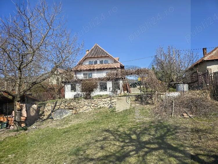 Casă spațioasă cu teren generos de 1000 mp in Dambul Rotund - 3