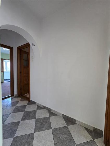 Oferta RARA - 1001 articole, 3 camere decomandat, 2 balcoane, liber - 10