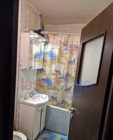 Apartament cu 3 camere decomandat în Filiași