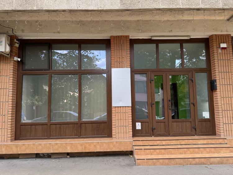 Spatiu Comercial cu vitrina- Zona Modern, Comision 0 - 1