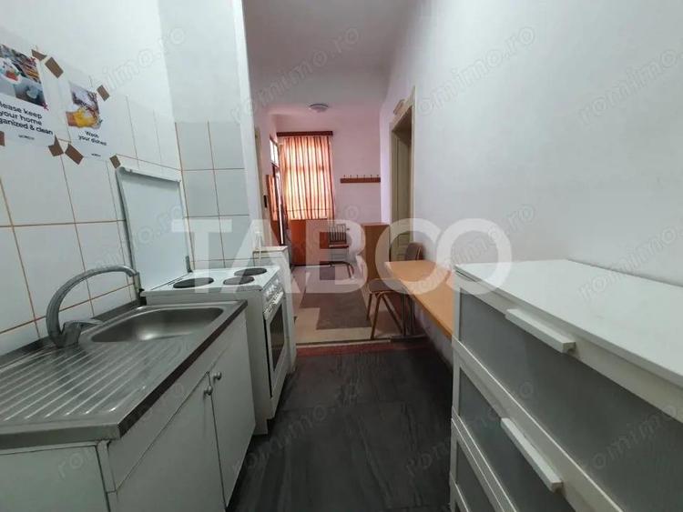 Casa de inchiriat zona Centrala 6 camere se inchiriaza si la muncitori - 1