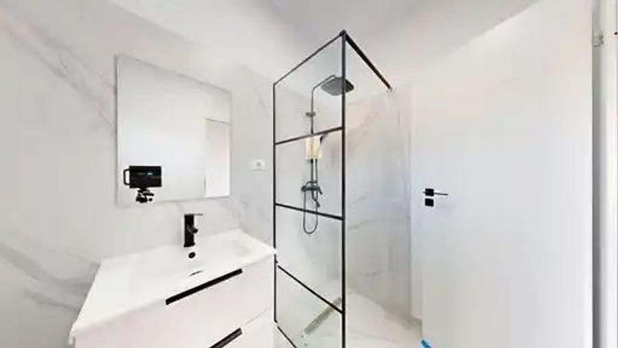 CASA DE LANGA PADURE, Clinceni str. Mierlei 73J - 19