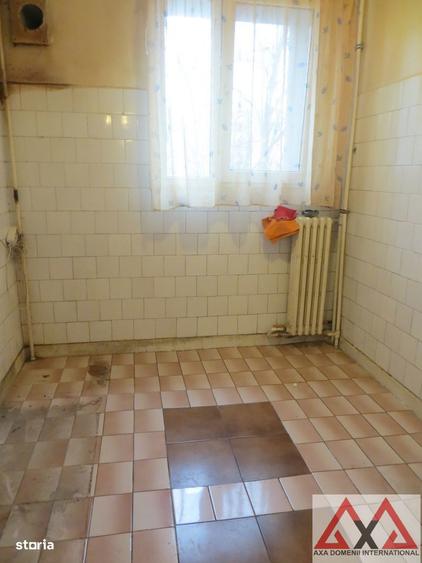 Apartament 4 camere Titan - metrou Nicolae Grigorescu - etaj 1 -bloc H - 12