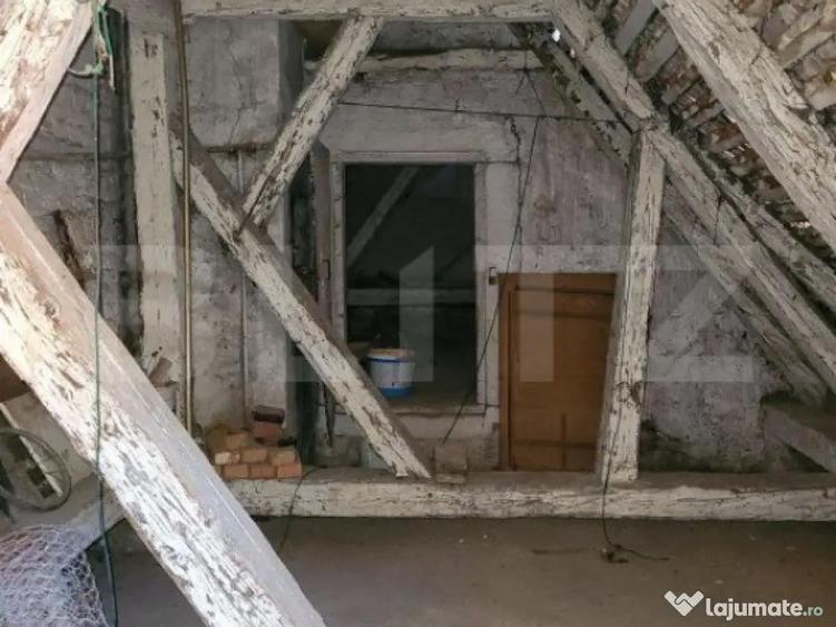 Casa Piata Sfatului compusa din apartament 3 camere, garsoni - 3