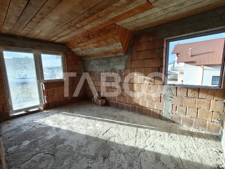 Casa intabulata 5 camere 3 bai - pivnita - terasa - COMISION 0 - 7