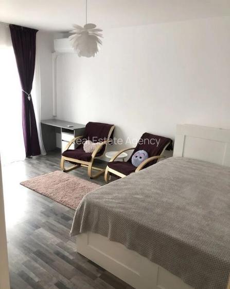 1 camera in zona Soarelui