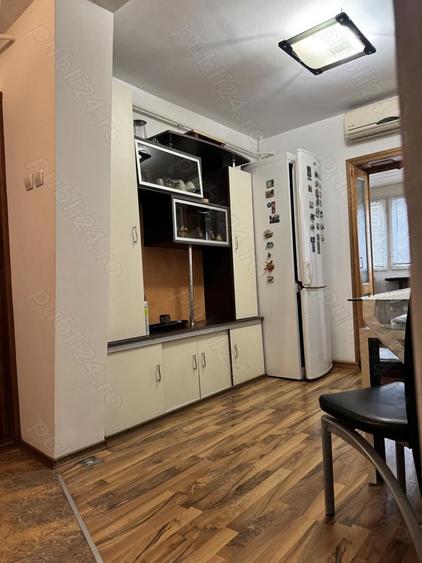 Inchiriez apartament 2 camere decomandat - 2