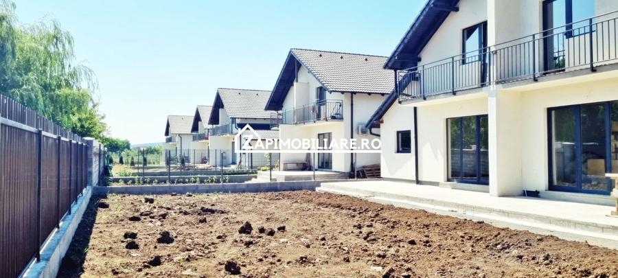 Duplex cu 4 camere cu Canalizare în Sâncraiu de Mureș