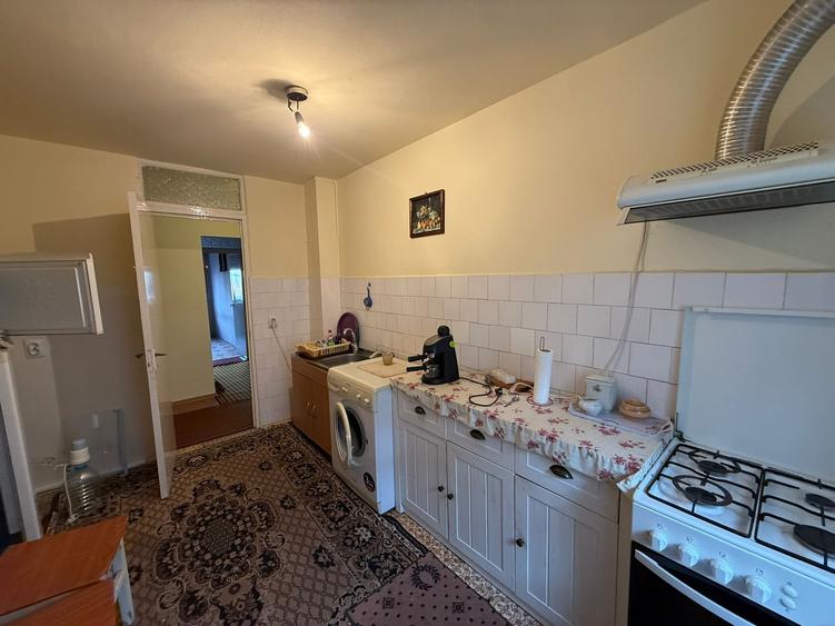 Apartament cu 3 camere decomandat în Zarand