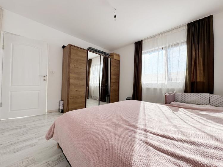 Casă individuală cu 5 camere cu Garaj în Sânmihaiu German