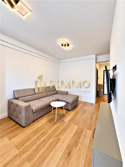 Apartament cu 2 camere semidecomandat, mobilat în Est