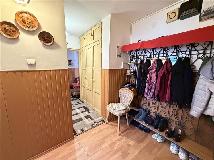 Apartament cu 3 camere decomandat în Rogerius