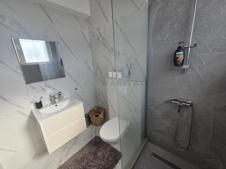 Casă individuală cu 4 camere cu Canalizare în Tunari