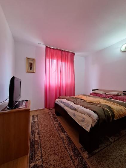Casă cu 3 camere cu Teren 1600 Mp în Central
