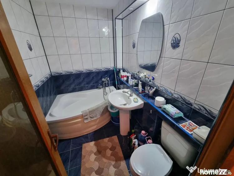 Apartament cu 4 camere decomandat în Central