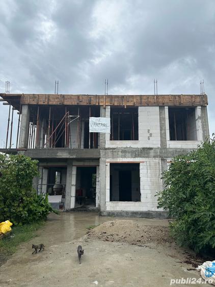 Casă cu 5 camere cu Teren 750 Mp în Central