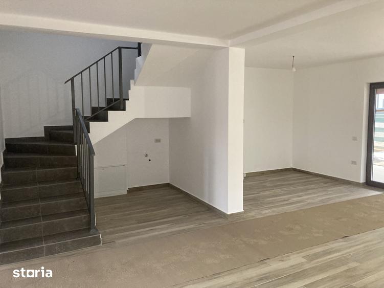 Casă cu 4 camere cu Teren 400 Mp în Tărlungeni