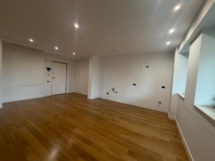 Apartament cu 2 camere decomandat în Aviației