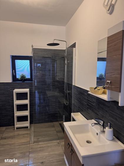 Casă cu 4 camere cu Teren 526 Mp în Recea