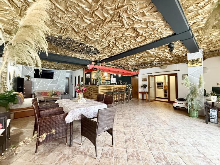 Spațiu comercial, de 200 mp, în Sat Vacanță