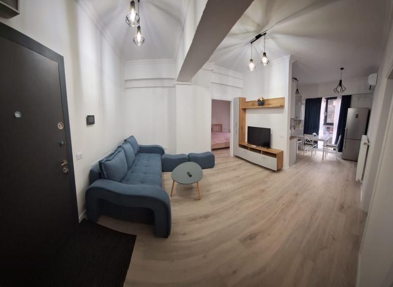 Apartament cu 3 camere semidecomandat în Energia