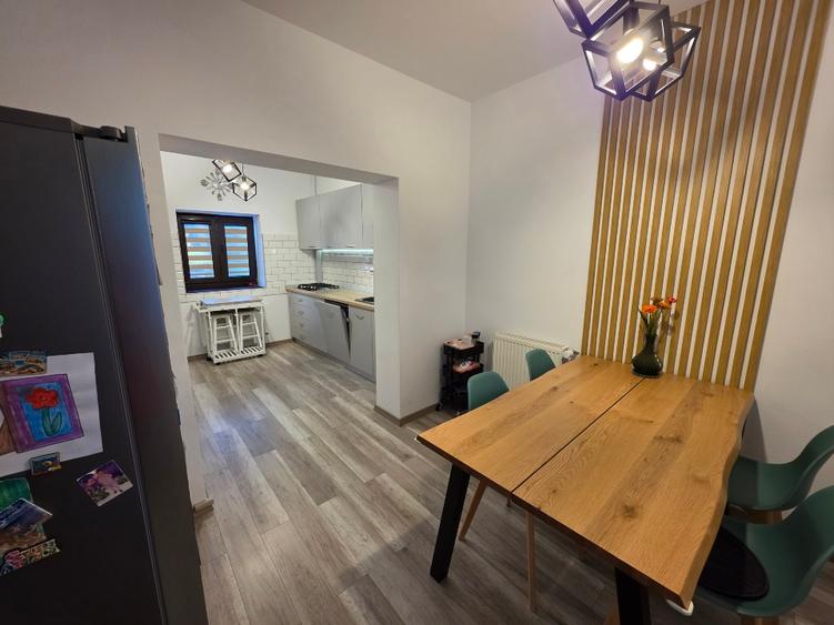 Apartament cu 4 camere decomandat în Dorobanțul