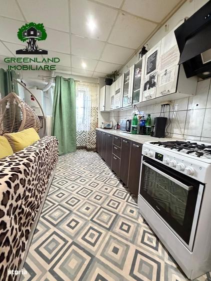Apartament cu 3 camere decomandat în Nicolina