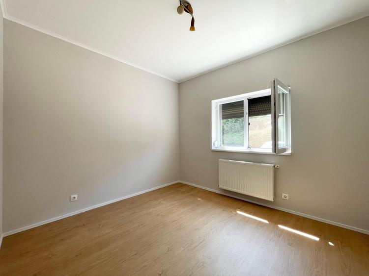 Apartament cu 3 camere decomandat în Giroc