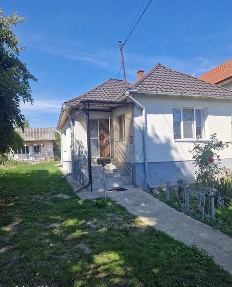 Casă cu 2 camere cu Teren 1600 Mp în Central