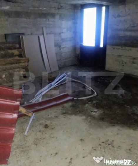 Casă cu 5 camere cu Teren 560 Mp în Urișor