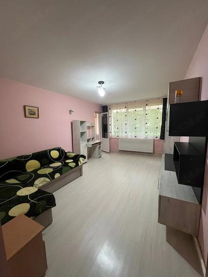 Apartament cu 2 camere decomandat în Exterior Vest