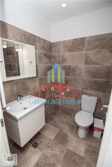 Apartament cu 3 camere decomandat în Tineretului