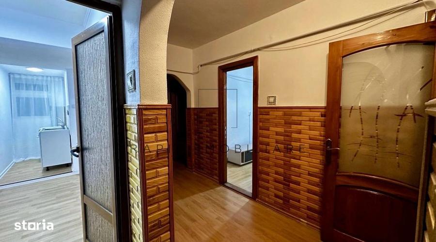 Apartament cu 3 camere decomandat în Micro 13