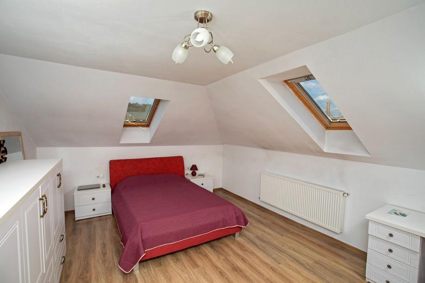 Vilă P+M, Clujului, 190 mp, teren 520 mp, singur în curte. 225 000 E - 21