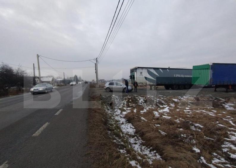 Teren intravilan 3995 mp, 22 m deschidere la DN17, zona Rusu - 1