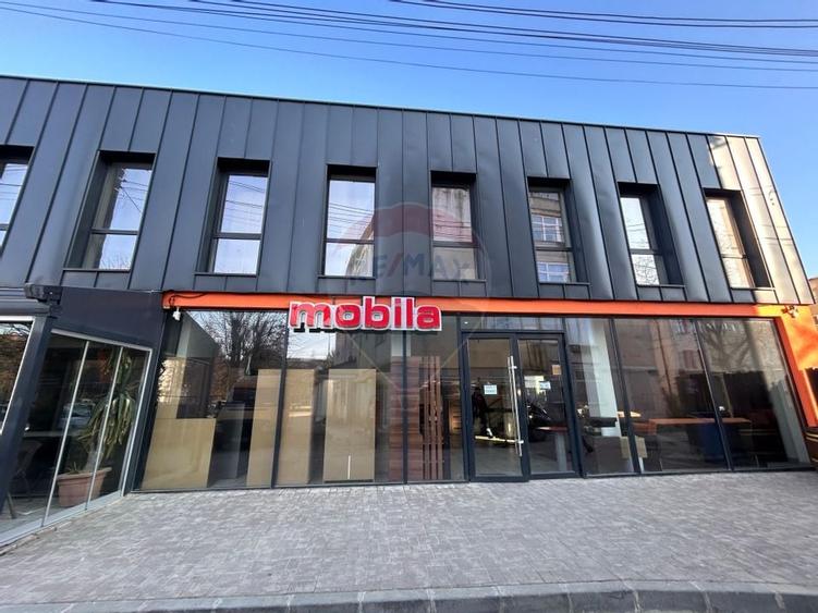 Spatiu comercial de 222 mp de inchiriat in Bals - 2