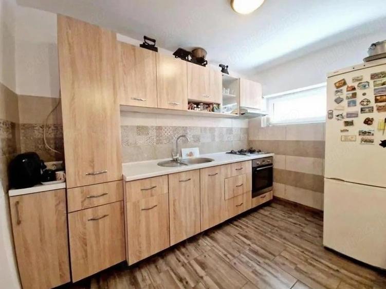 Centrul Craiovei: Casa cu 4 camere ?i 3 bai, 155 mp utili, teren 201 mp, an 2015 - 8